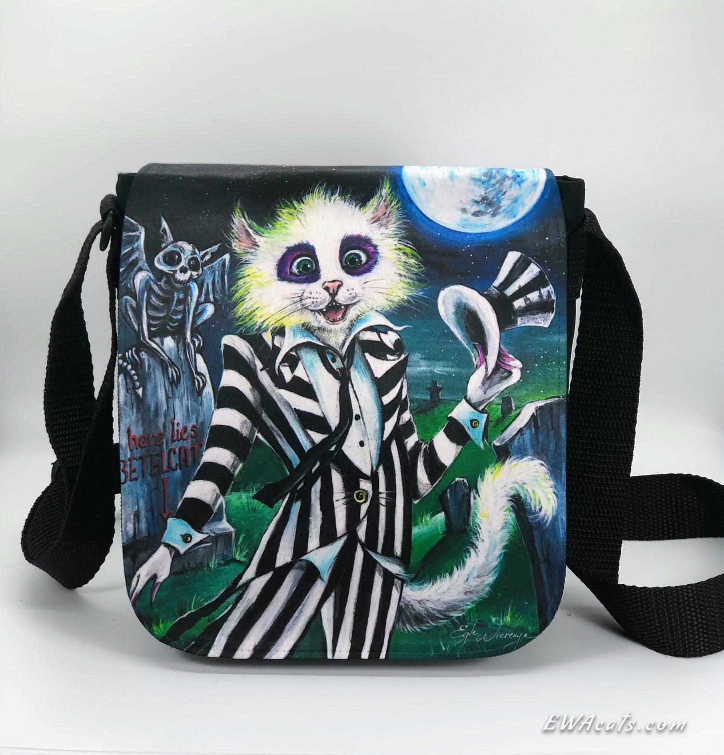 Shoulder Bag "BeetleCat" with a Removable Flap