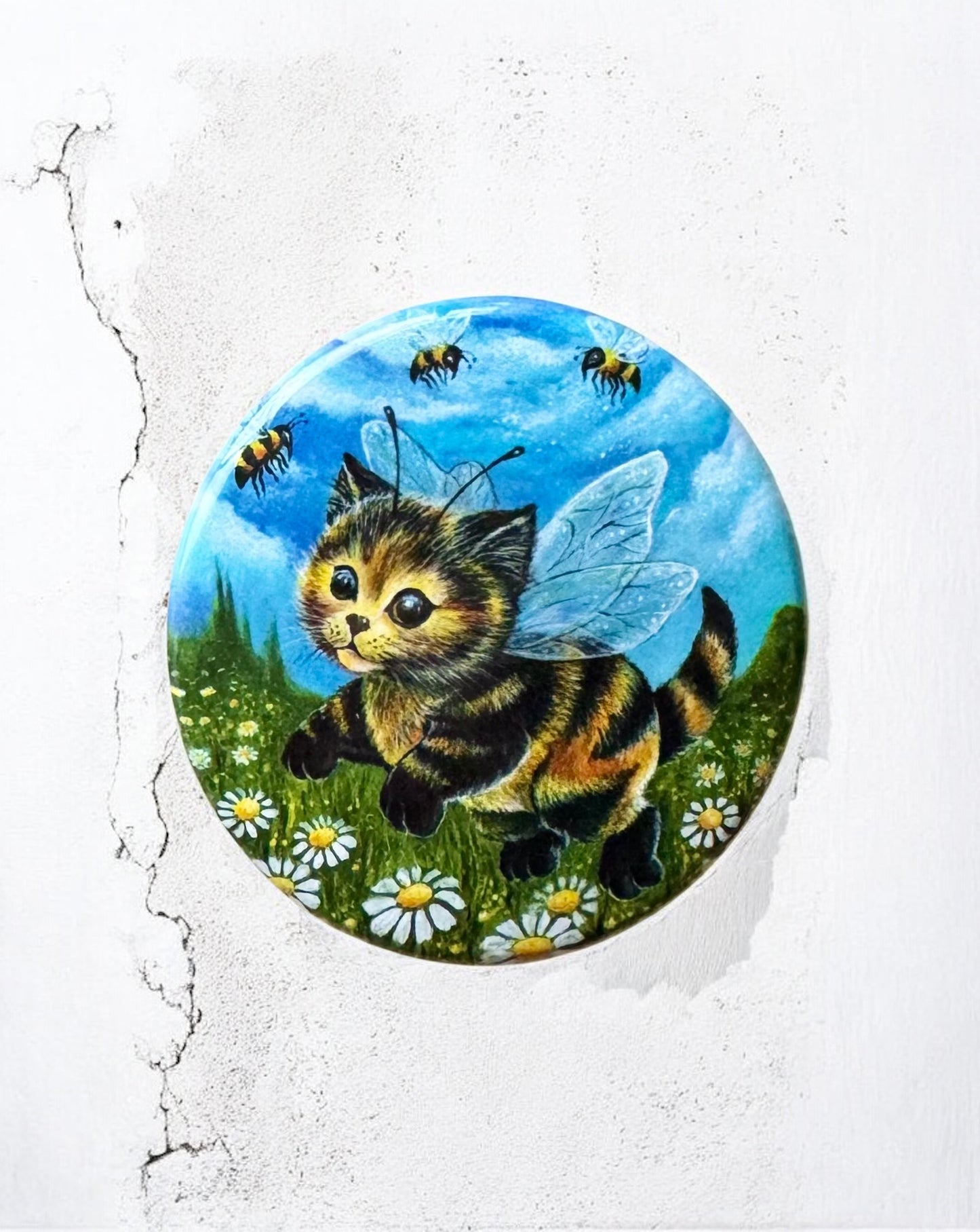 Button "Kitty Bee"