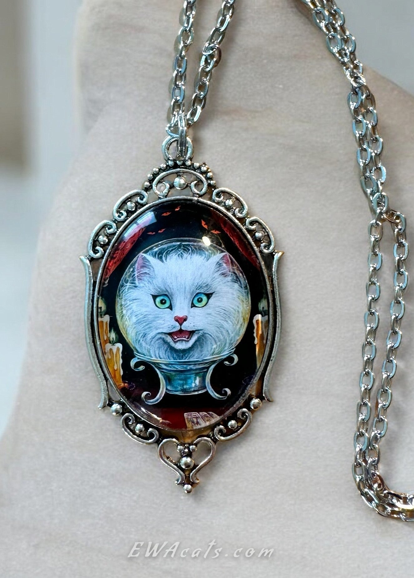 Necklace "Meowdame Leota"