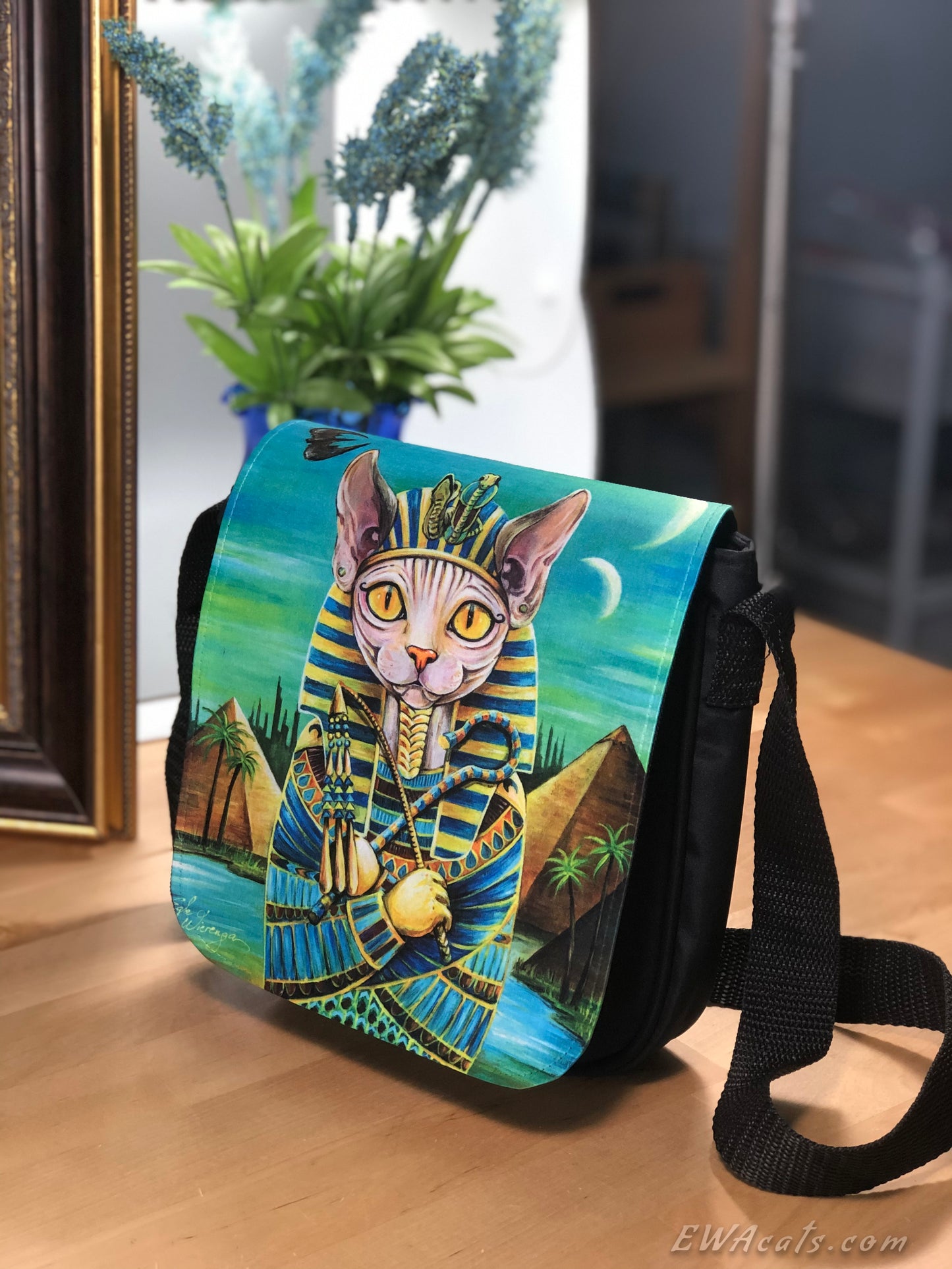 Shoulder Bag "Kitty Tut" with a Removable Flap