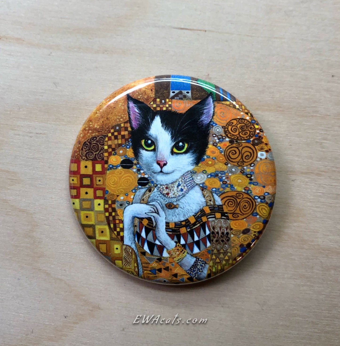 Button "Cat in Gold"