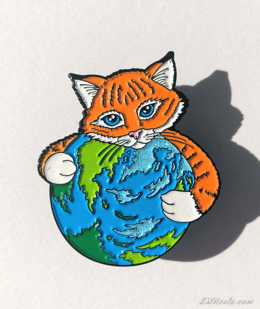 ENAMEL PIN "It's a Cat's World"